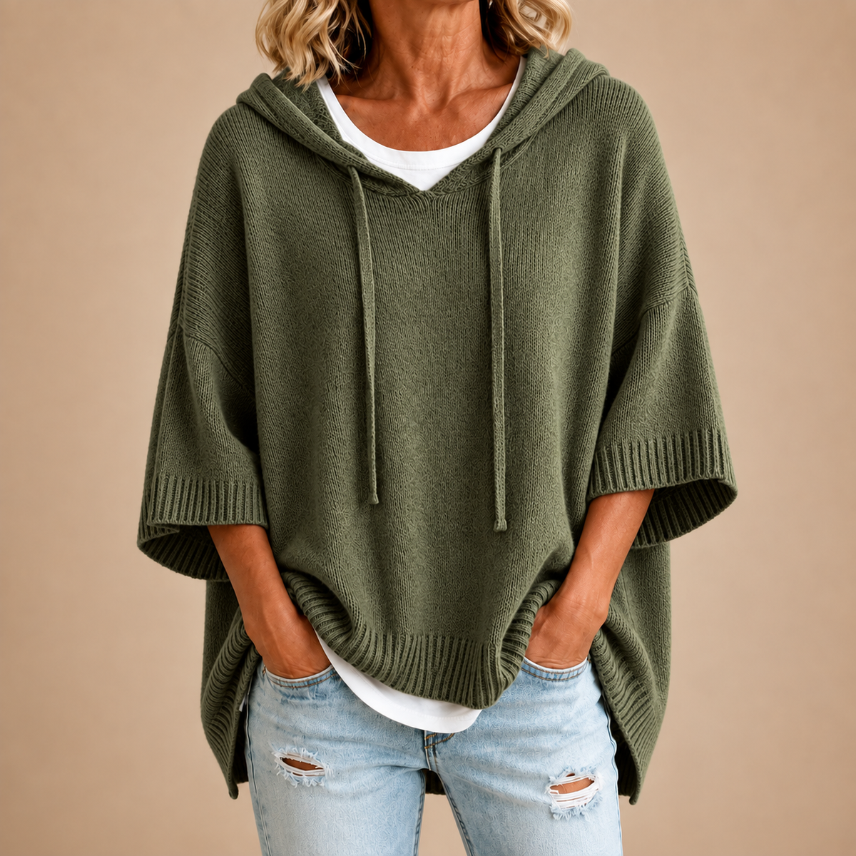 Poncho en maille Danoir Paris avec capuche vert militaire, style décontracté et confortable pour l'automne.