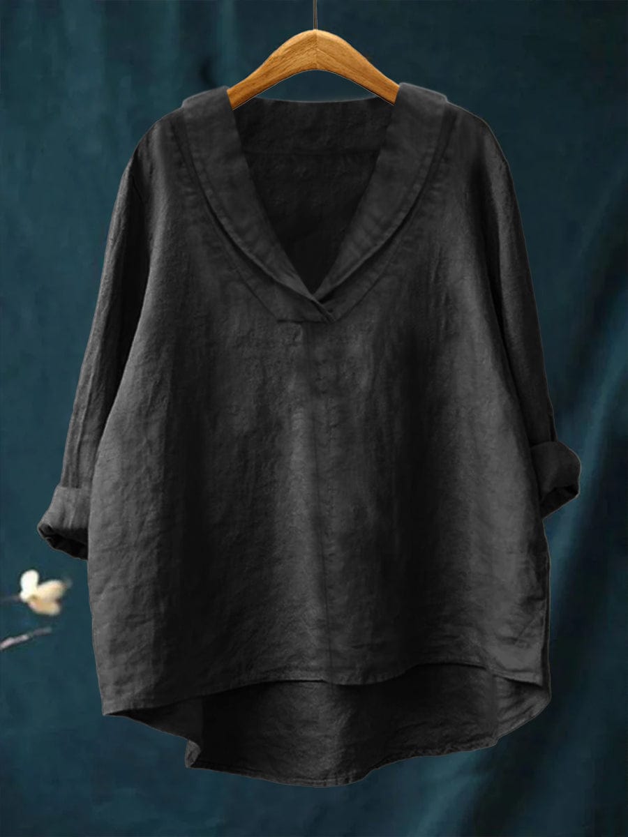 Blouse décontractée à col en V Elowen de Danoir Paris, tissu léger et fluide, portée élégante et confortable.