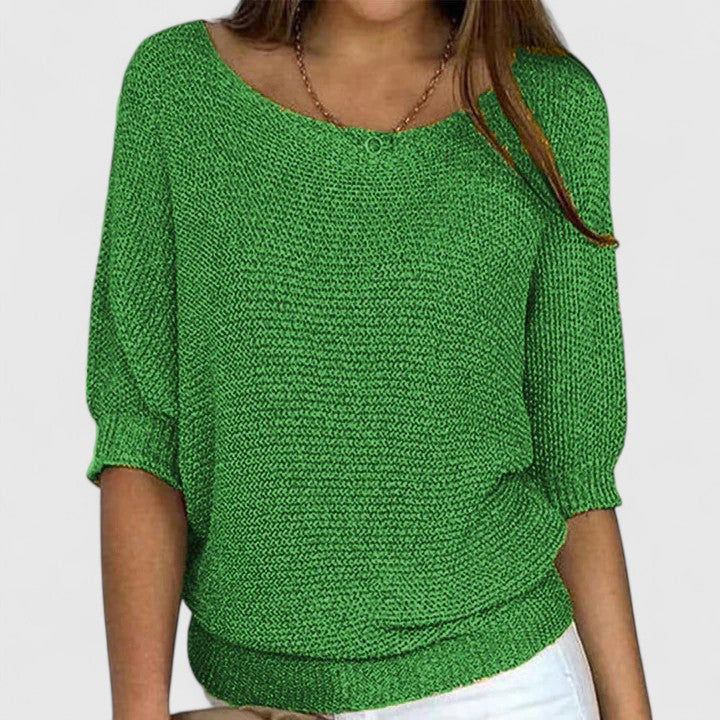 Pull en maille Rachel de Danoir Paris, tissu doux et élégant porté en mannequin, style casual et raffiné.
