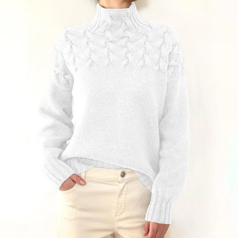 Pull col roulé chaud Elena pour femmes de Danoir Paris, en maille douce beige avec détails élégants.