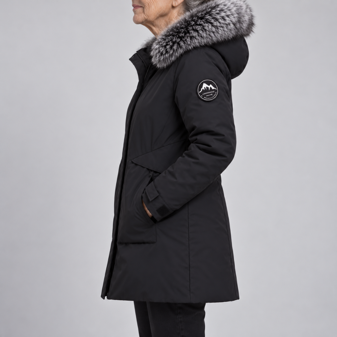 Parka Arctic Danoir Paris, parka noire avec capuche, vue de côté, tissu résistant au vent et à la pluie, style moderne et chaud.